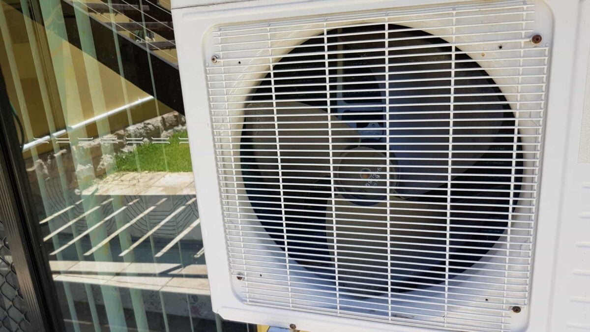 How to Clean your Air Conditioner electricity